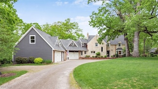 1251 Marwood Dr, Zanesville, OH 43701