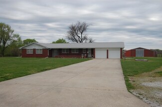 691 W Dogwood Rd, Carthage, MO 64836