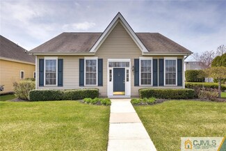 8 Stahl Ln, Cranbury, NJ 08512