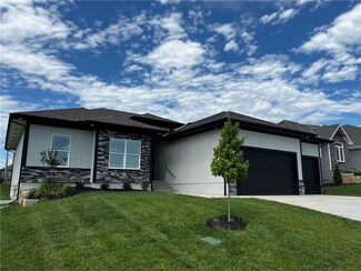 4190 NE Chapel Manor Dr, Lee's Summit, MO 64064
