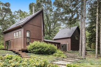 14282 N Lake Rd, Gregory, MI 48137