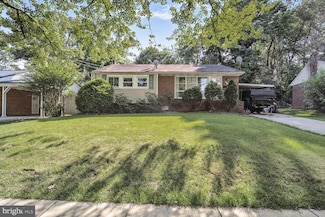 6420 Inlet St, New Carrollton, MD 20784