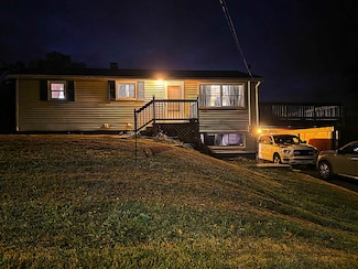 7 Westwood Pkwy, Barre, VT 05641