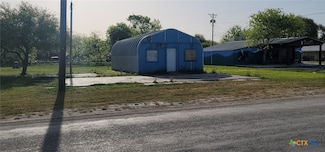617 Main St, Seadrift, TX 77983