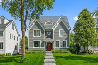 735 W 8th St, Hinsdale, IL 60521
