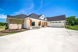 698 Castleman Creek Rd, Hewitt, TX 76643