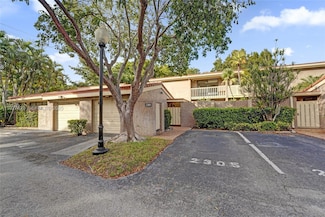 2305 Saint Andrews Rd, Hollywood, FL 33021