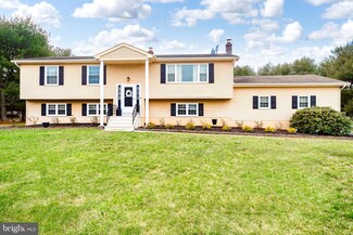 8 E Acres Dr, Trenton, NJ 08620