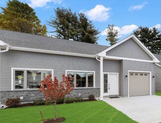 36 W Valley Cir Unit 40, West Warwick, RI 02893