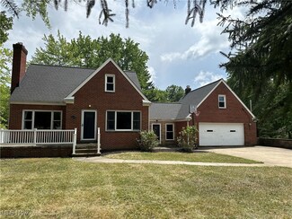 29280 White Rd, Willoughby Hills, OH 44092