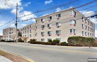 333 Grand Ave Unit 1A, Palisades Park, NJ 07650
