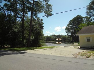 2419 Pretty Bayou Dr, Panama City, FL 32405