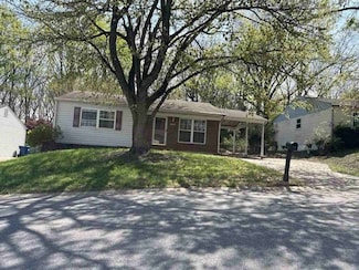 2724 Essex St, Saint Charles, MO 63301