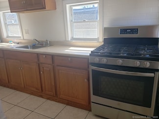 1606 Baldwin St, Waterbury, CT 06706