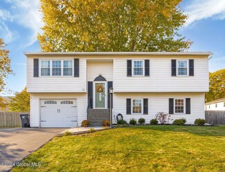 12 Laurel Ln, Schenectady, NY 12304