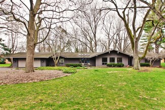 585 Crooked Ln, North Barrington, IL 60010