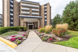 2202 Acacia Park Dr Unit 2605, Cleveland, OH 44124