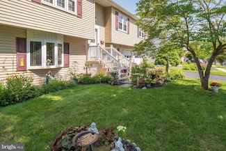 32 Devonshire Dr, Reading, PA 19610