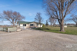 3011 Toms Cabin Rd, Emmett, ID 83617