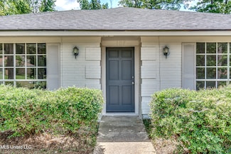 107 Woodgate Dr, Brandon, MS 39042