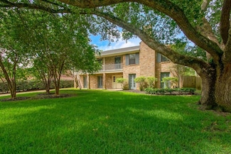 8808 Chretien Point Place, New Orleans, LA 70123