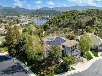 184 Halsbury Ct, Lake Sherwood, CA 91361