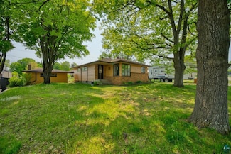 507 Indiana Ave W, Gilbert, MN 55741
