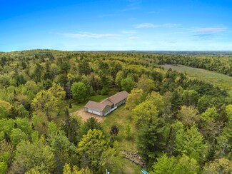298 Beechwood St, Thomaston, ME 04861