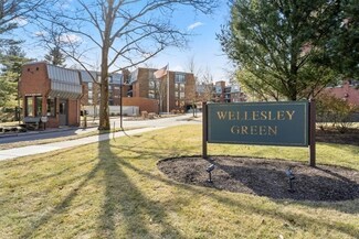 85 Grove St Unit 302, Wellesley, MA 02482