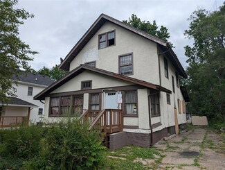 1710 Forest Ave, Des Moines, IA 50314