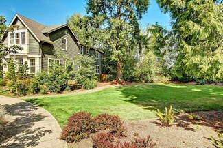17048 NE 120th St, Redmond, WA 98052