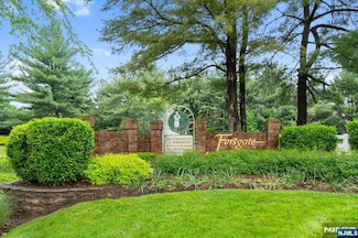 87 Fairway Blvd, Monroe Township, NJ 08831