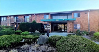 23855 David Dr Unit 115, North Olmsted, OH 44070