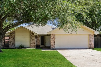 516 E Lark Ct, Desoto, TX 75115