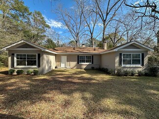 115 Westmont Dr, Dothan, AL 36301