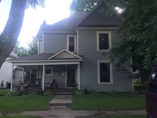 114 W 8th St, Matthews, IN 46957