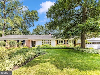 5 Rolling Knoll Ct, Gaithersburg, MD 20877