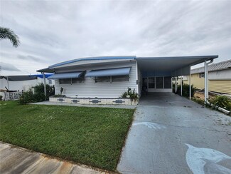 5317 Chateau Ln W, Bradenton, FL 34207