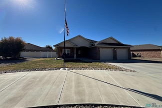 1220 Oakwood Cir, Portales, NM 88130