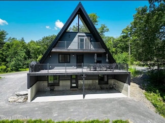 686 Green Lake Rd, Athens, NY