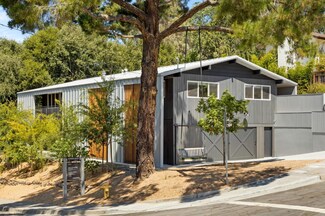 470 La Mesa Dr, Portola Valley, CA 94028
