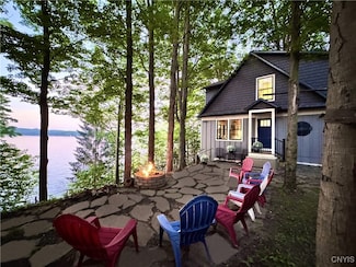 1690 Amerman Rd, Skaneateles, NY 13152
