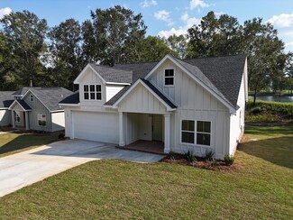 140 Bloomfield Dr, Thomasville, GA 31792