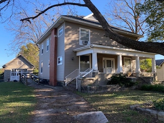 213 Jasper St, Aurora, MO 65605