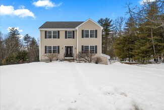 58 Waterford Dr, Sandown, NH 03873