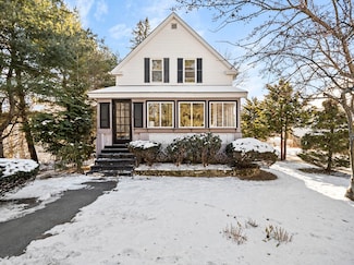 224 Pelham St, Methuen, MA 01844