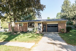 2140 Delafield Dr, Ann Arbor, MI 48105