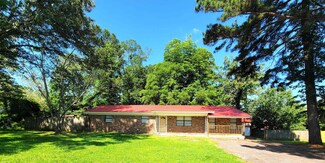 204 Wildwood Dr, White Hall, AR 71602