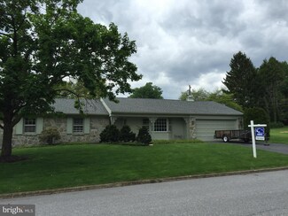 19519 Meadowbrook Rd, Hagerstown, MD 21742