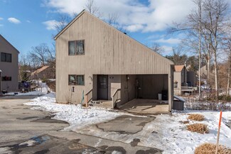 111 Coburn Woods Unit 64, Nashua, NH 03063